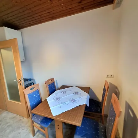 Gina Apartment Stall